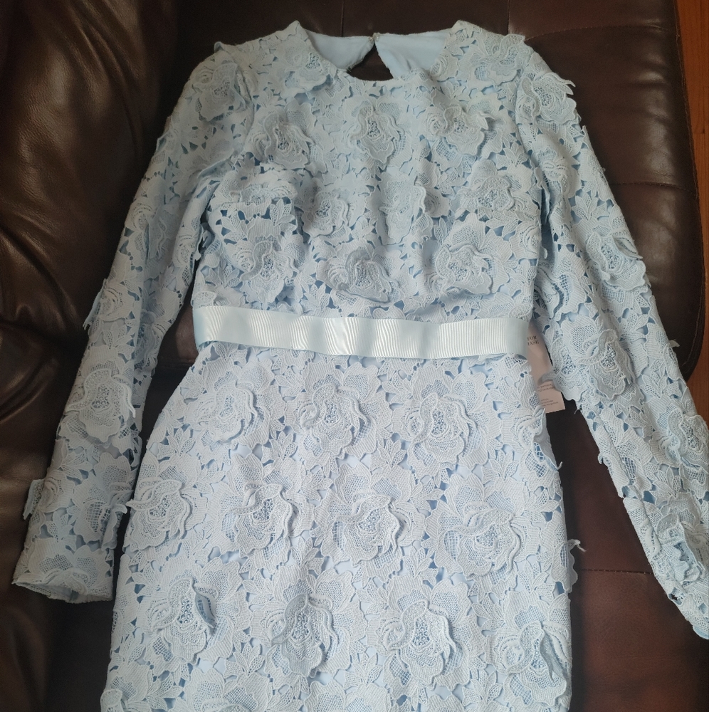 Gorgeous Cynthia Rowley blue floral lace dress with a ribbon and open back 4 new